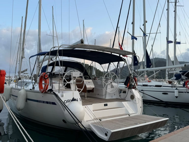 Bavaria Cruiser 46 charter bareboat eller skeppad i Gocek