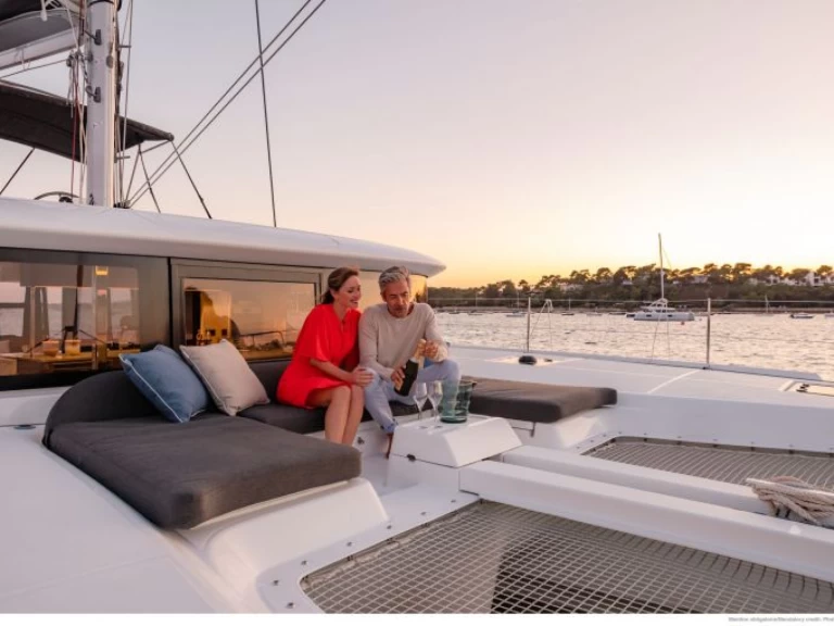 Lagoon Lagoon 46 charter bareboat eller skeppad i Donji Seget