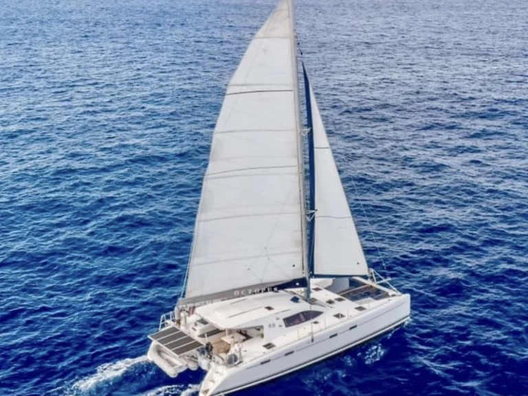 Nautitech Nautitech 47 charter bareboat eller skeppad i Uturoa