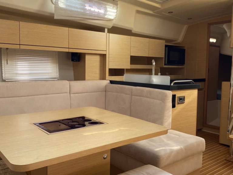 Yacht charter Taiwan billig Hanse 458