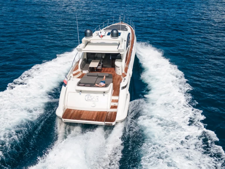 Yacht charter Saint-Tropez billig Azimut 68 S