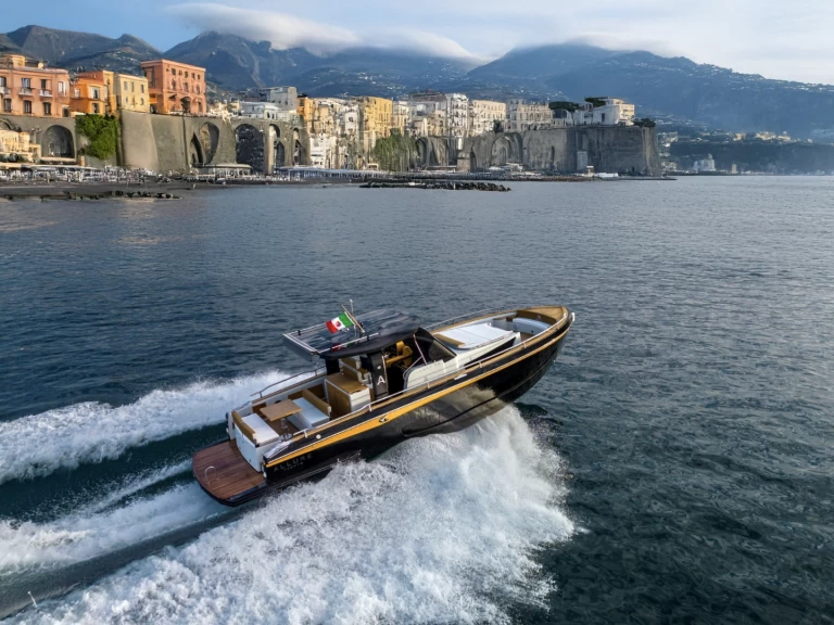 Motorbåt  för uthyrning Porto de Sorrento till det bästa priset 