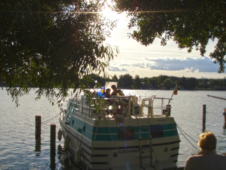Motorbåt  för uthyrning Mildenberg till det bästa priset 