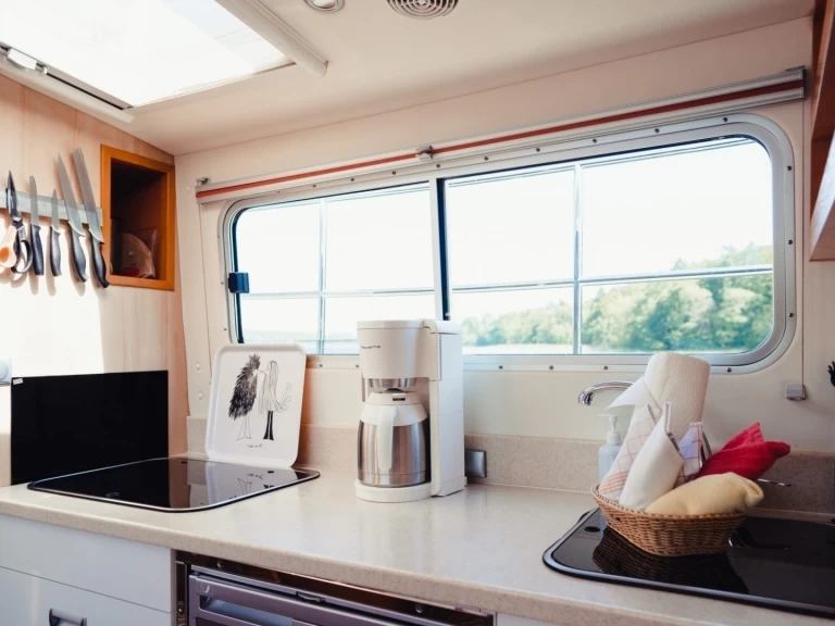 Yacht charter Fürstenberg/Havel billig River Boat 1122S