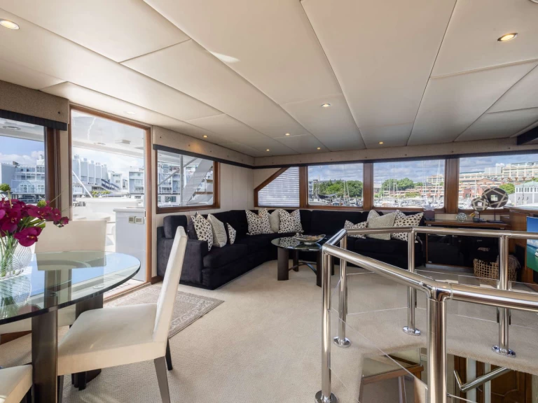 Båtuthyrning Flagship SERENITY 122 i New England på Samboat 