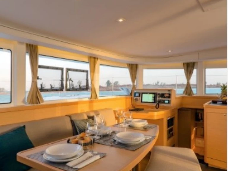 Yacht charter Olbia billig Lagoon 42