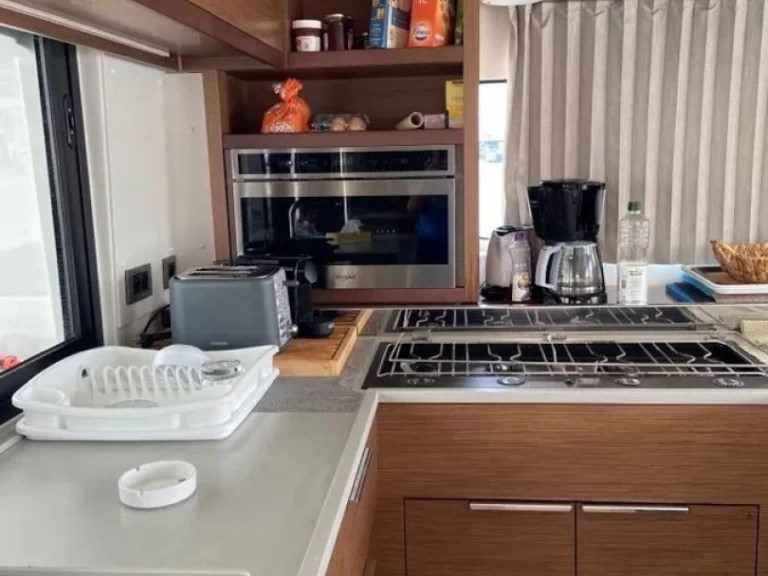 Uthyrning Katamaran  Lagoon med en båtlicens 