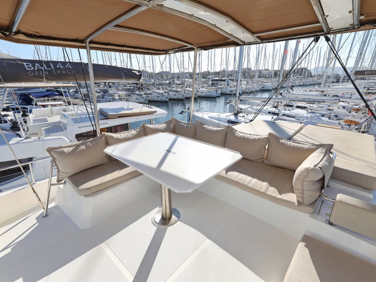 Hyr en Bali Bali 4.6 Biograd Na Moru 