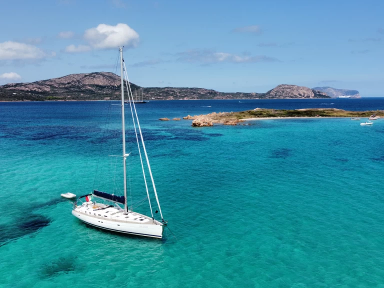Segelbåt  för uthyrning Cagliari Port till det bästa priset 