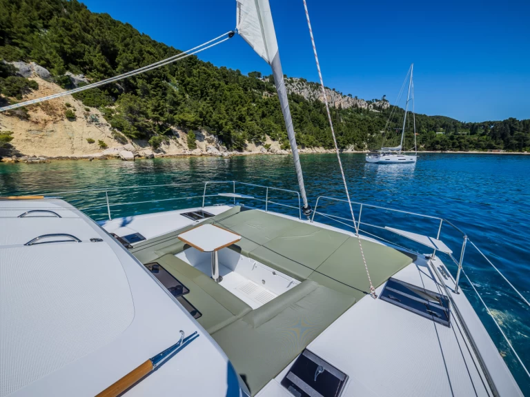 Yacht charter Kaštela billig Bali Catsmart OW - 3 cab.