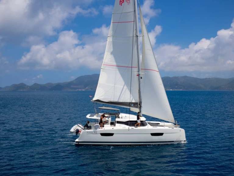 Hyr en Fountaine Pajot Astrea 42 Road Town 