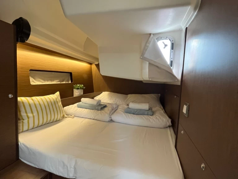 Yacht charter Pomer billig Oceanis 40.1