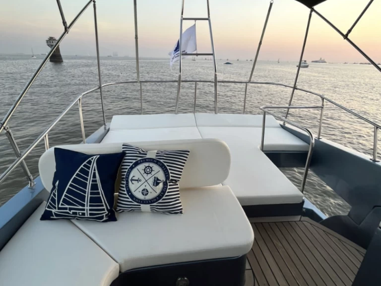 Uthyrning Mumbai - Custom Made 47 av Samboat 