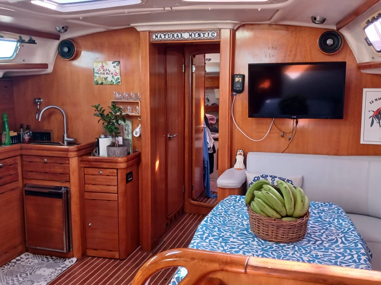 Hyr en Bavaria Bavaria 46 Cruiser Le Marin 