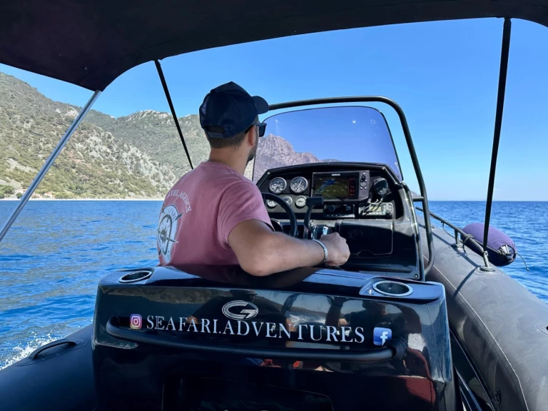 Uthyrning RIB i Plomári - Grand Boats Golden Line G650LF