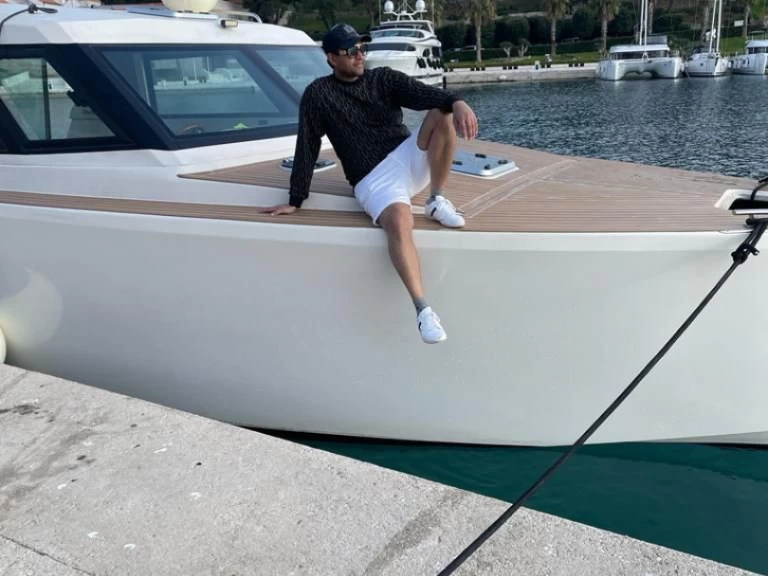 Lyx yacht för uthyrning Split  till det bästa priset 