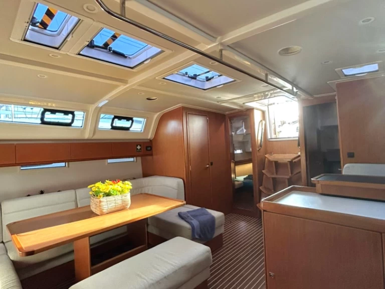 Hyr en Bavaria Cruiser 51 Toúrlos 