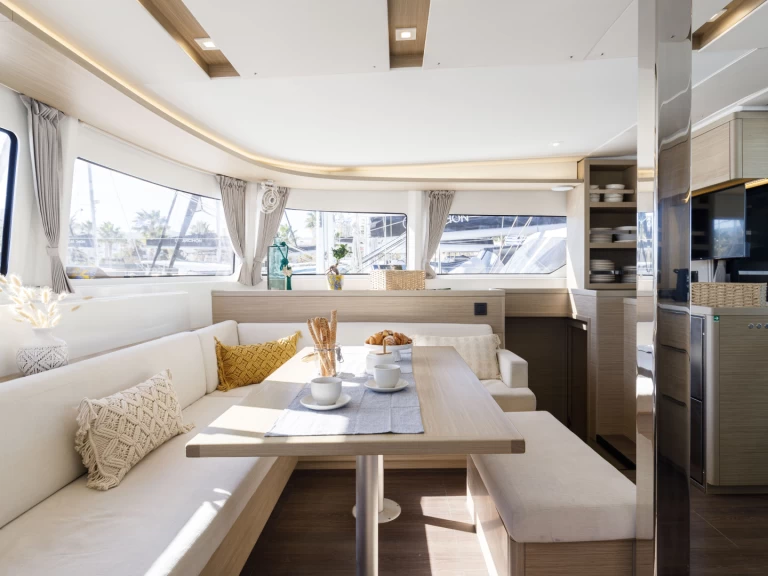 Lagoon Lagoon 46 charter bareboat eller skeppad i Kos 