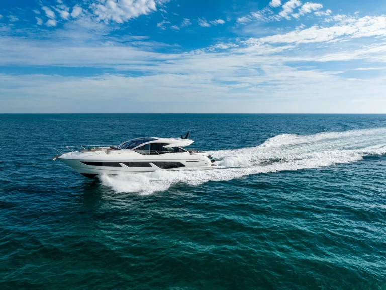 Uthyrning Lyx yacht i Miami  - Sunseeker Predator 74