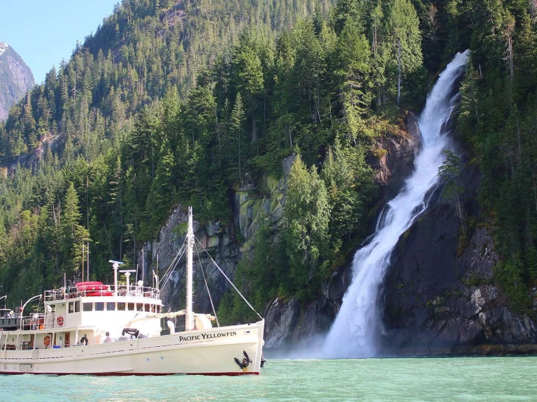 Hyra Lyx yacht med eller utan skeppare Billings Shipyard of Maine Desolation Sound 