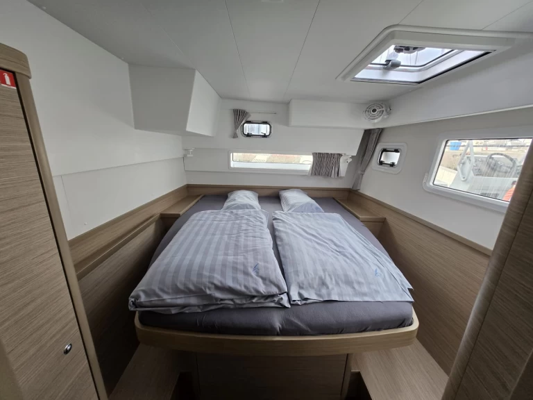 Lagoon Lagoon 42 charter bareboat eller skeppad i Trogir 