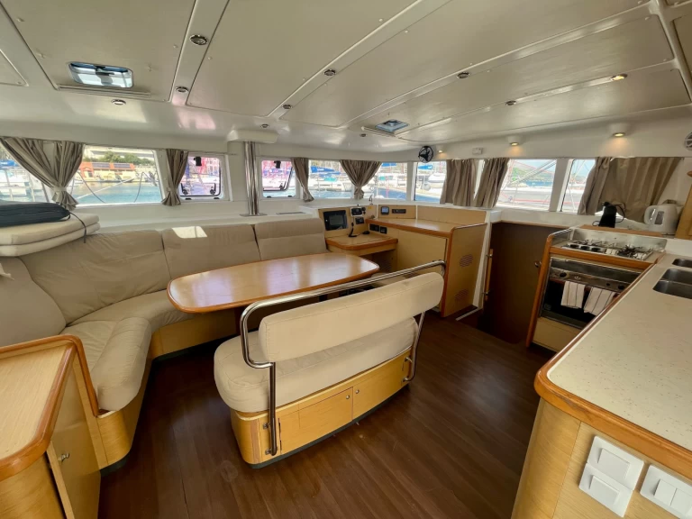 Båtuthyrning Lagoon Lagoon 440 i Marina (City) på Samboat 