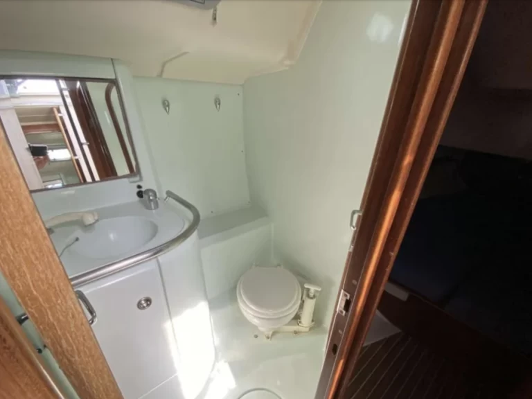 Yacht charter Vieux-Port de Marseille billig Oceanis 440