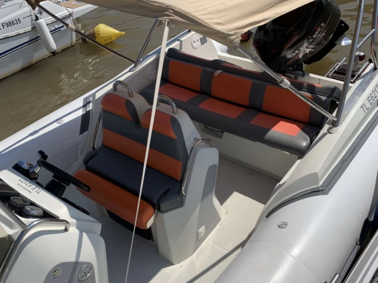 RIB för uthyrning Hyeres till det bästa priset 