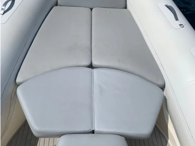 Uthyrning RIB Bwa med en båtlicens 