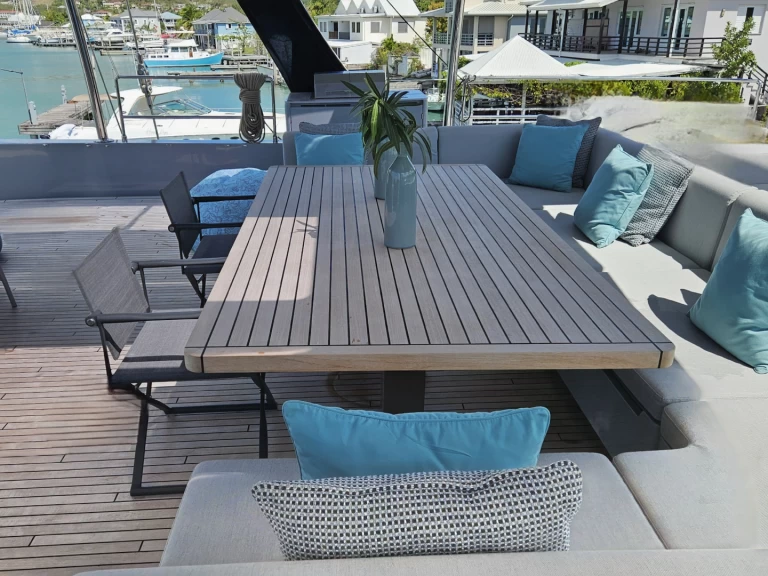 Uthyrning Katamaran  Sunreef med en båtlicens 