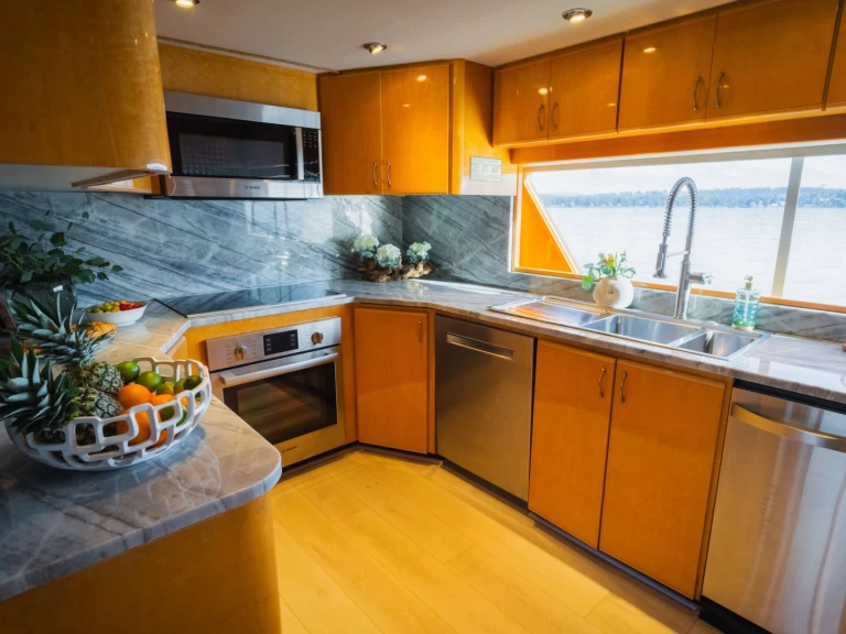 Hyra Lyx yacht med eller utan skeppare Tarrab Yachts Seattle 