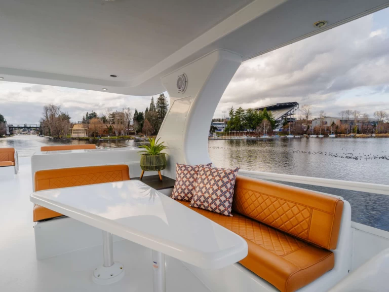 Uthyrning Lyx yacht Tarrab Yachts med en båtlicens 