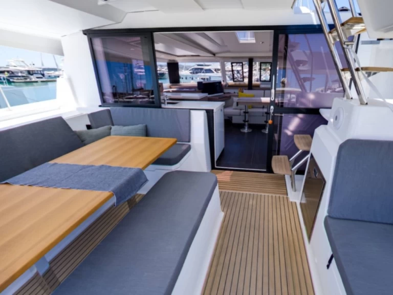 Hyr en Fountaine Pajot Astrea 42 Donji Seget 