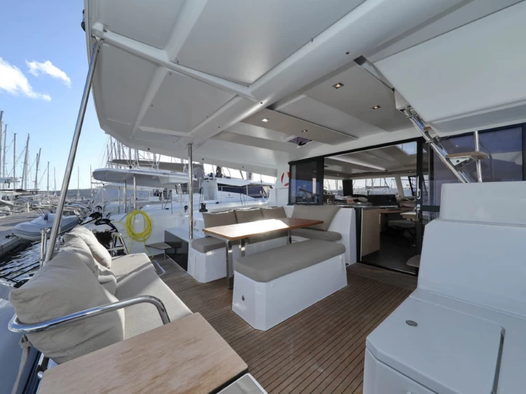 Båtuthyrning Fountaine Pajot Astrea 42 i Donji Seget på Samboat 