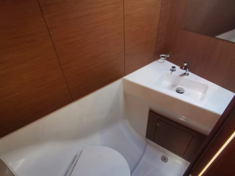 Hyra Segelbåt  med eller utan skeppare Bénéteau Pomer 