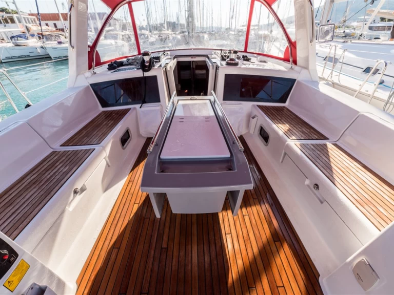 Yacht charter Split  billig Oceanis 48