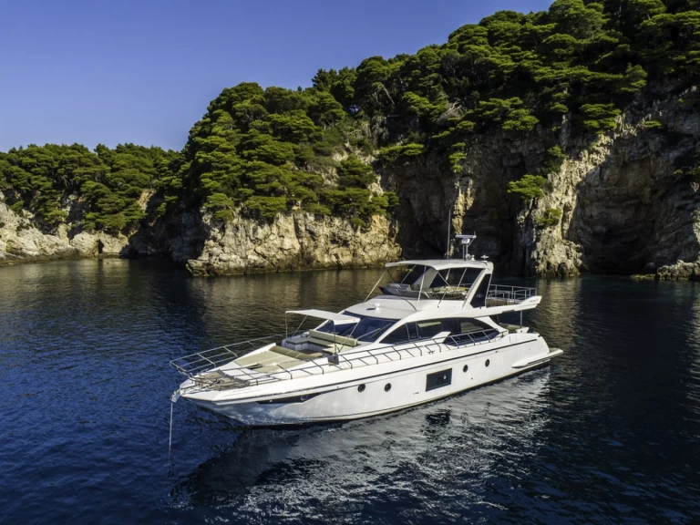 Yacht charter Trogir  billig Azimut 66