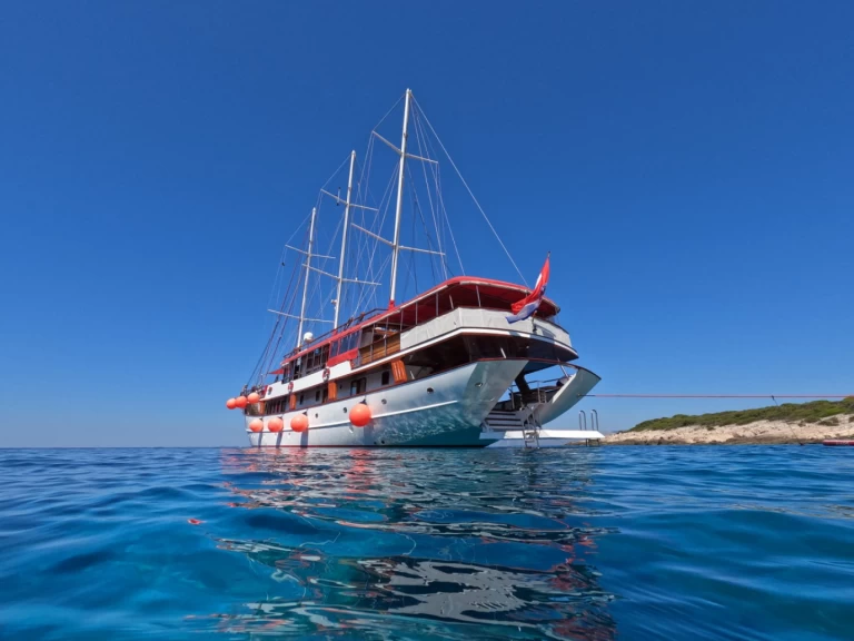 Hyra Segelbåt  med eller utan skeppare Custom Made Split  