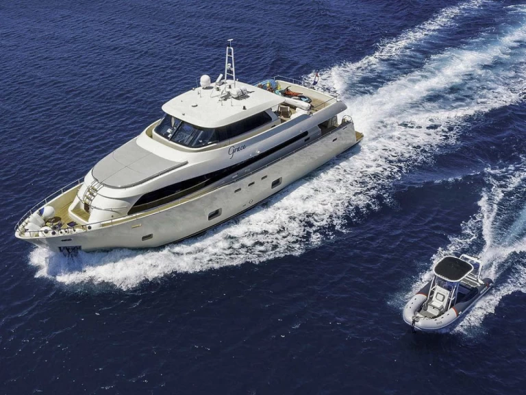 Aegean Yacht Custom Made Aegean charter bareboat eller skeppad i Split 