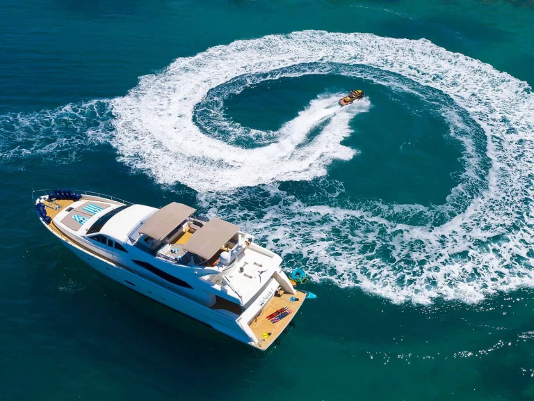 Båtuthyrning Ferretti Ferretti Yachts 760 i Donji Seget på Samboat 