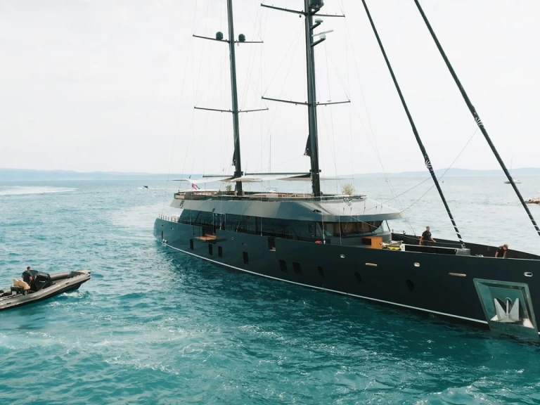 Uthyrning Segelbåt  Radež d.d. med en båtlicens 