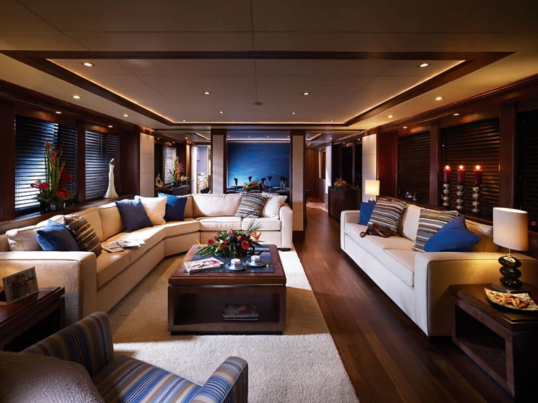 Uthyrning Lyx yacht Sunseeker med en båtlicens 