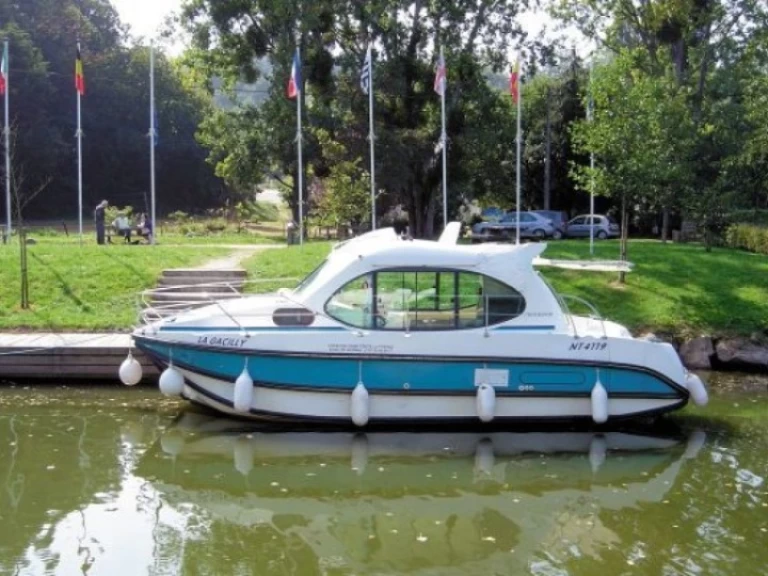Estivale Duo charter bareboat eller skeppad i Sucé-sur-Erdre