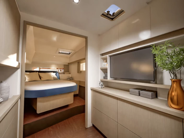 Fountaine Pajot Fountaine Pajot FP 41 Maesto 3  charter bareboat eller skeppad i Road Town