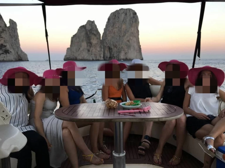 Yacht charter Neapel billig Gozzo napoletano veloce 