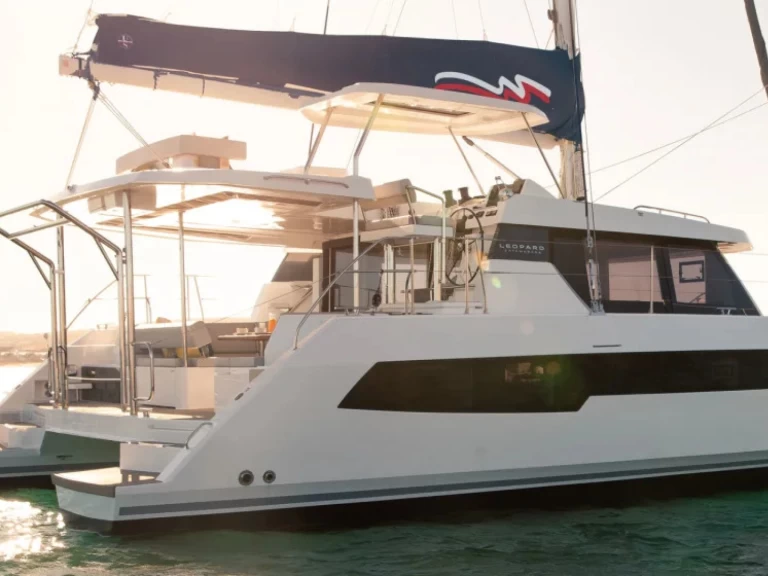 Hyr en Leopard Leopard 42 Antigua Island 