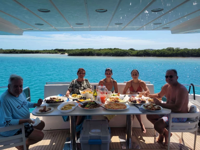 Yacht charter Turks- och Caicosöarna billig Saphire Blue