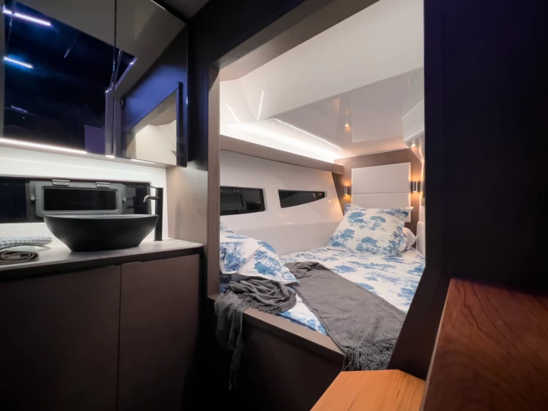 Uthyrning Motorbåt  Vanguard med en båtlicens 