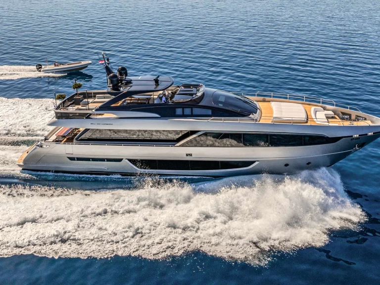 Riva NO STRESS 888 charter bareboat eller skeppad i Baška Voda