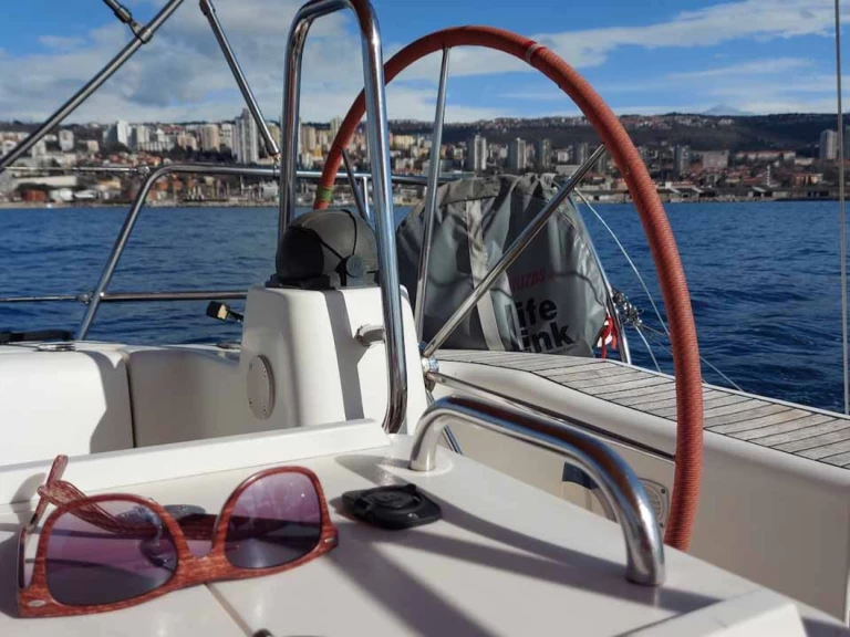 Bavaria Bavaria 44 charter bareboat eller skeppad i Rijeka